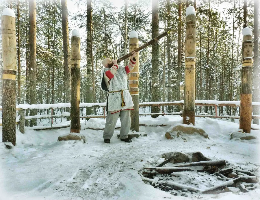 Новая Архаика: Авторские чуры — художественная фотография Вячеслава Ларионова (серия «Чуры и мелкая пластика», 2012 г.)